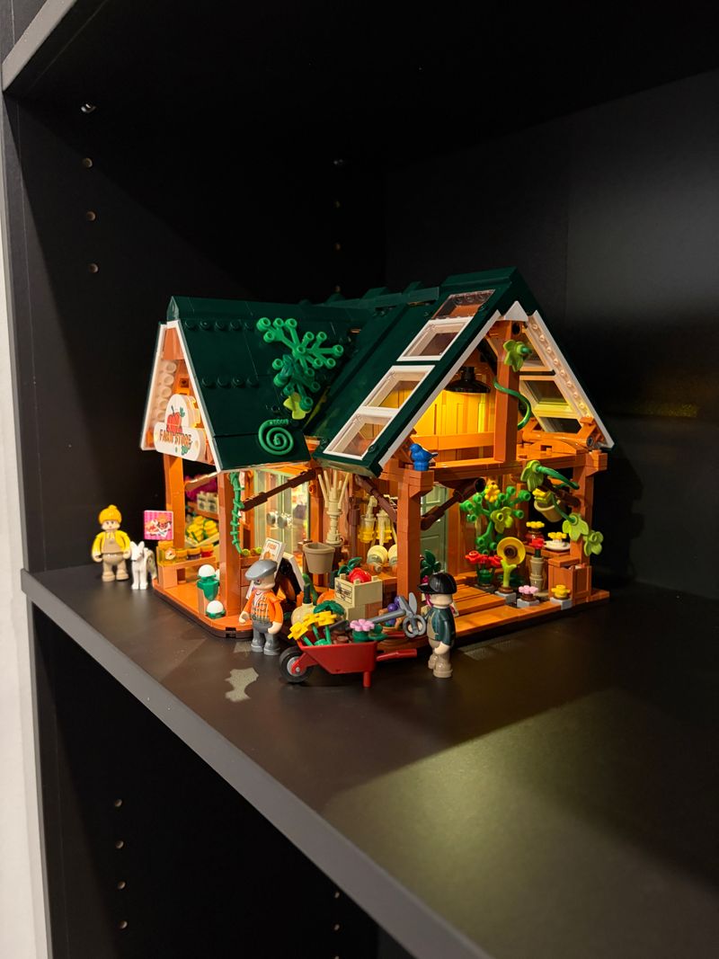 Funwhole Building Blocks Farm-Store Lighting Building-Bricks Set