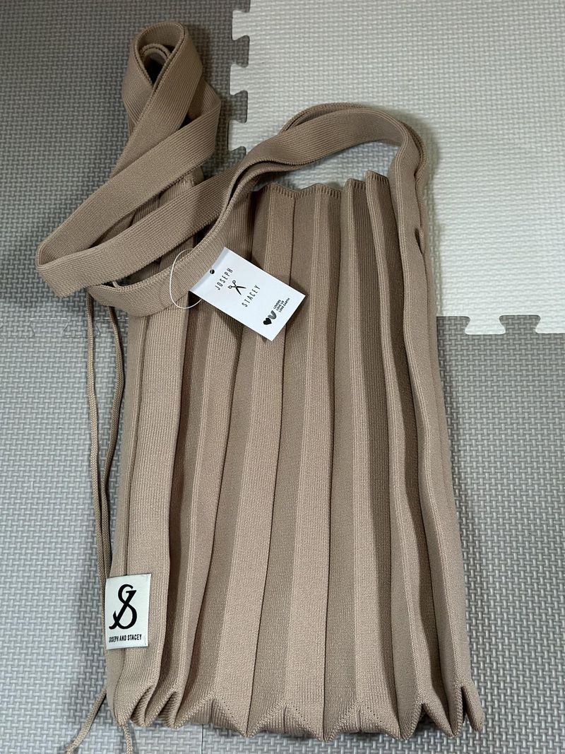 【JOSEPH&STACEY】Mサイズ★ラッキープリーツニットPretzel JOSEPH&STACEY】Mサイズ☆ラッキープリーツニットPretzel