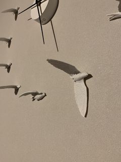 Swallow Clock | スワロークロック by Haoshi Design | Generate Design