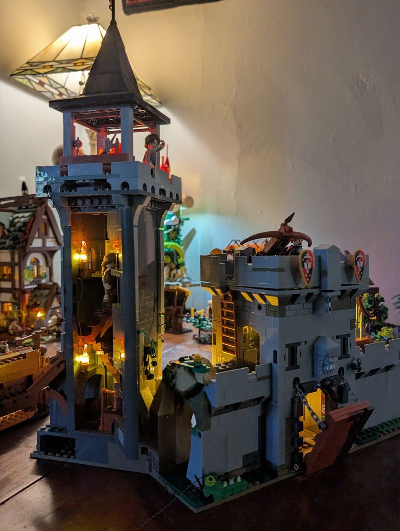 Funwhole Medieval Watchtower Building Blocks Toy-Guardiance