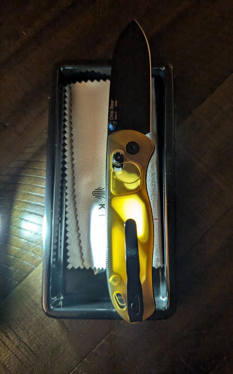 Drop Bear 2.97 inch NitroV Blade Green Carbon Fiber Handle V3619A4