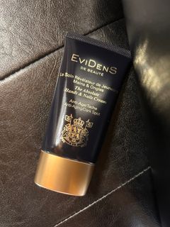 ル ソワン エクラ レジェネラン マン＆オングル | EviDenS de Beauté
