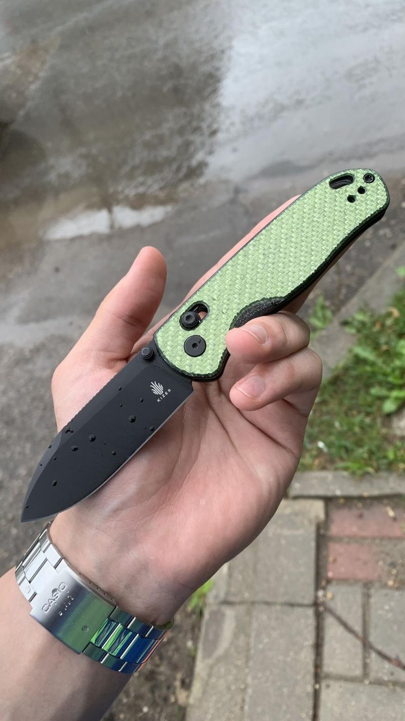 Drop Bear 2.97 inch NitroV Blade Green Carbon Fiber Handle V3619A4